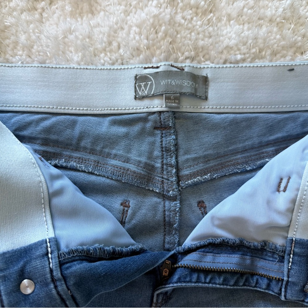 Wit & Wisdom Soft Light Blue Denim Jeans - Picture 2 of 6